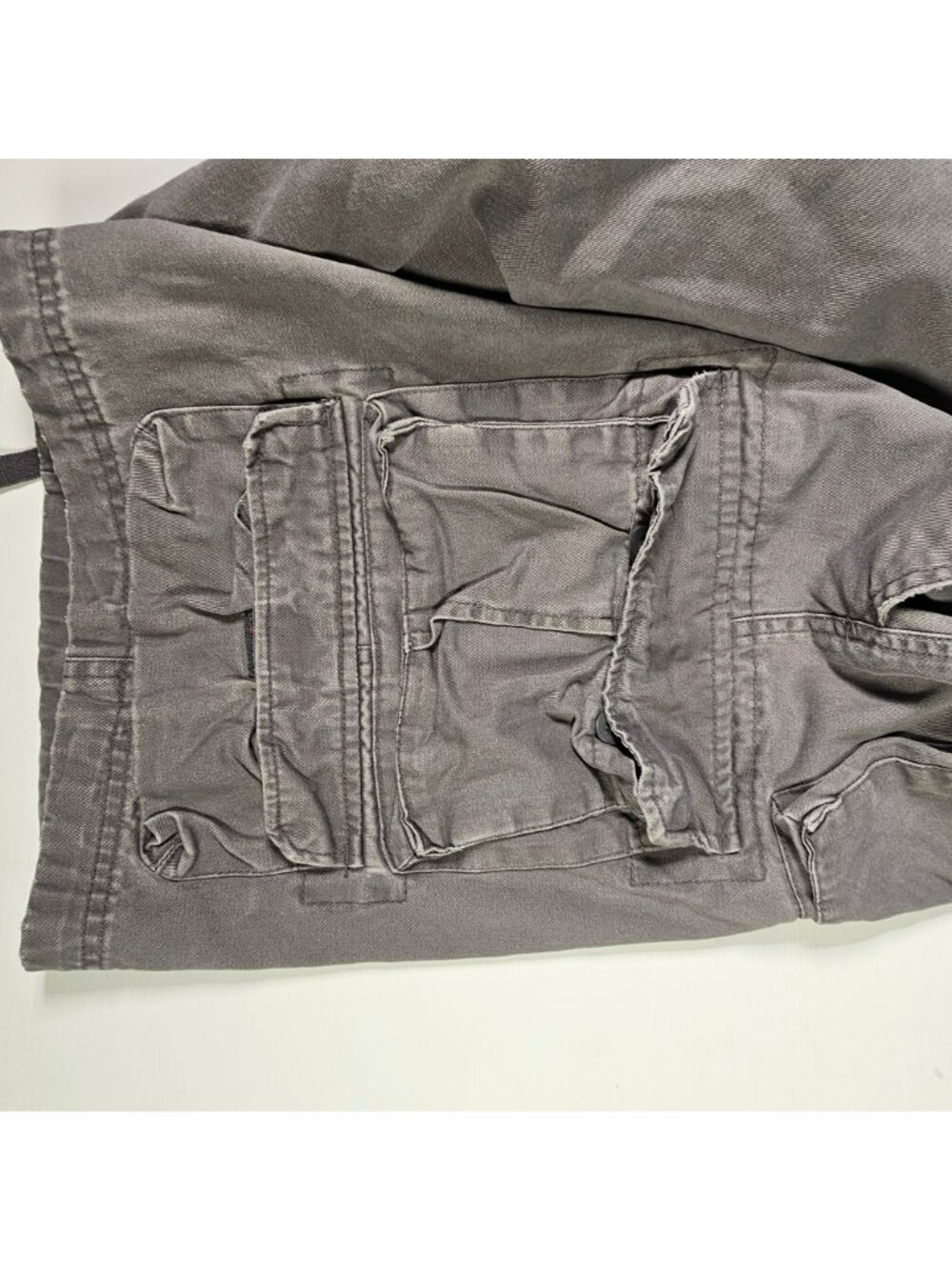 Lee Dungarees 9-Pocket Cargo Shorts Men's Size 33x11" Gray Y2K Skater Grunge - Picture 8 of 10